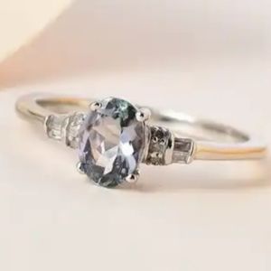 🔥PRICE CUT🔥RARE GREEN TANZANITE & DIAMOND RING SIZE 7.0